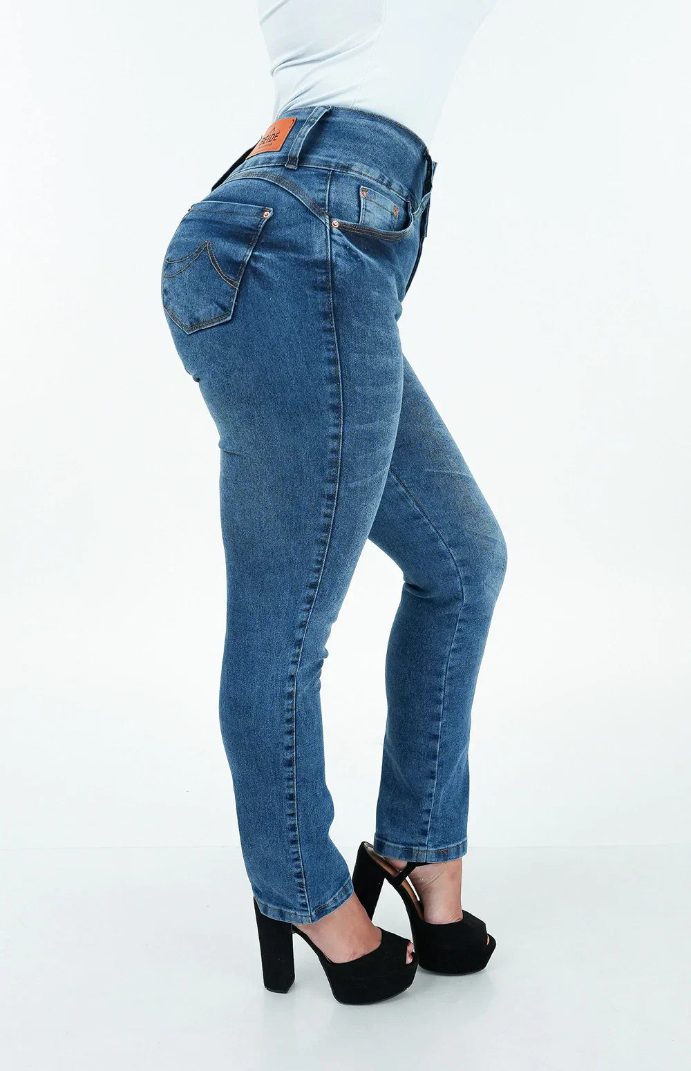 CALÇA JEANS FEMININA - RETA CHAPA BARRIGA