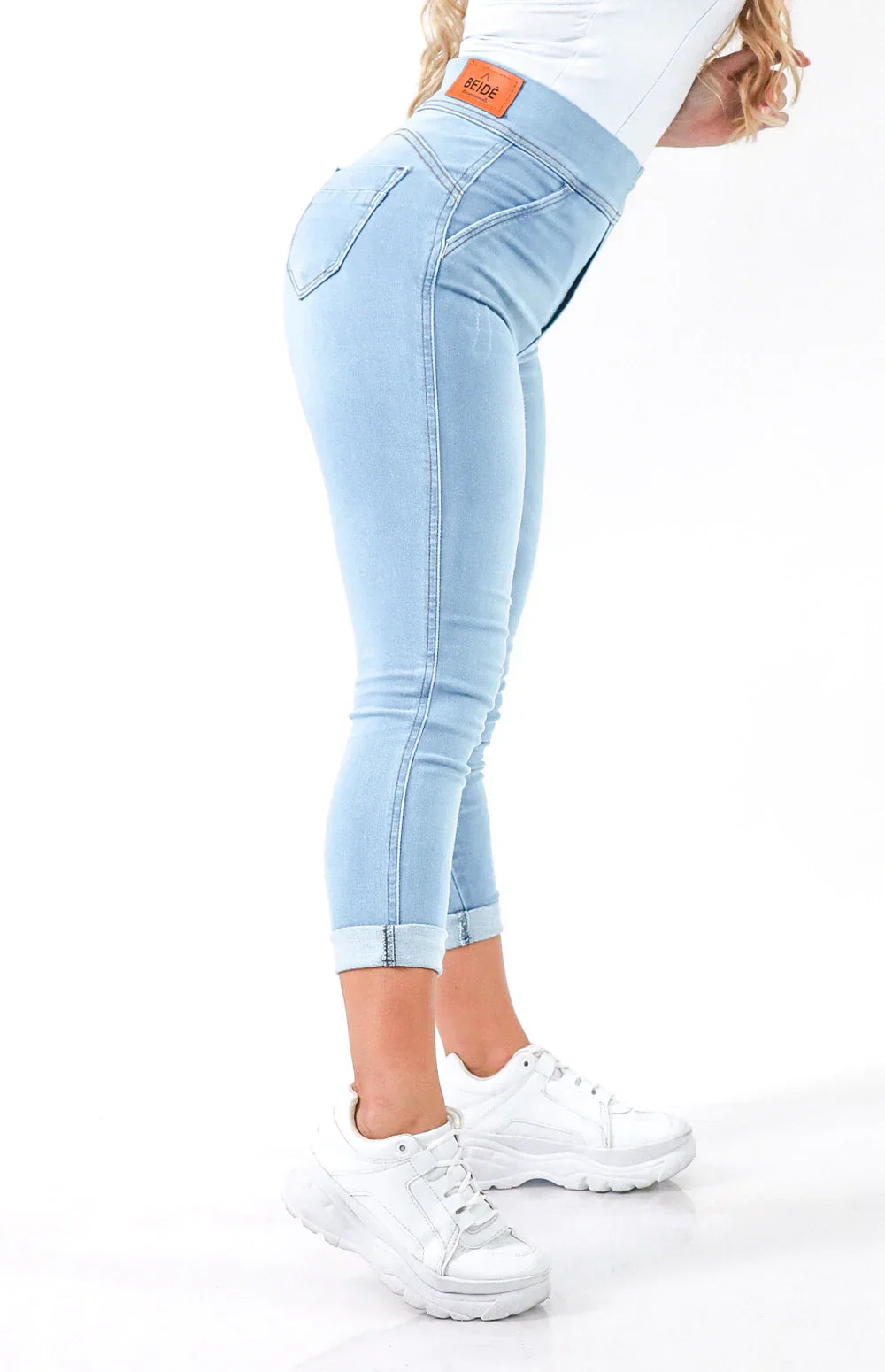 Calça Jeans Feminina - Extreme Power Comfy Capri Clara